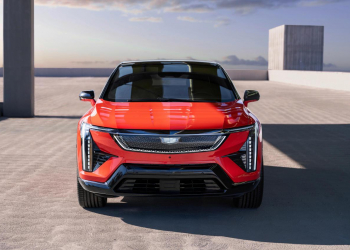 GM relance Cadillac en Europe avec les SUV électriques Lyriq et Optiq