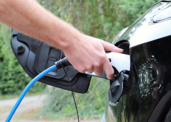 Achat de voiture électrique : Les aides disponibles en 2024