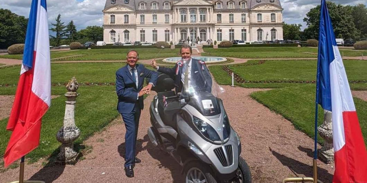 Le « scooter de l’amour » de François Hollande vendu pour 25 000 €