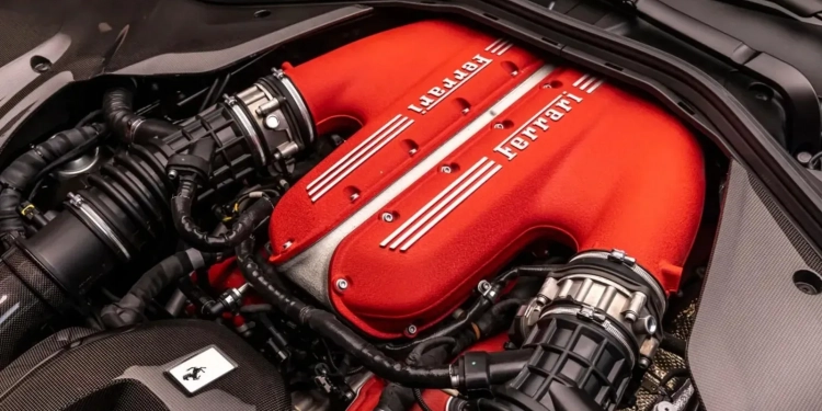 Ferrari s’engage à maintenir le V12 aussi longtemps que la réglementation le permettra