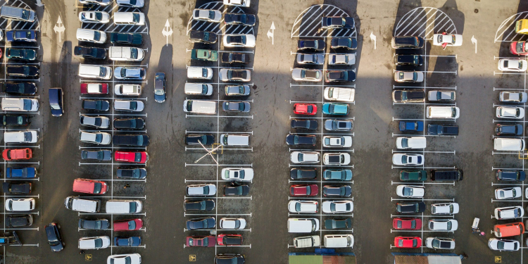 Quand une voiture mal garée nécessite l’intervention de la police à Périgueux