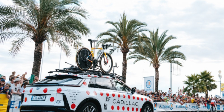 Tour de France 2024 : l’ère des véhicules électriques commence avec Cadillac Lyriq
