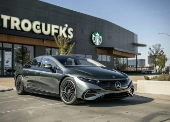 Des bornes de recharge rapide Mercedes bientôt chez Starbucks