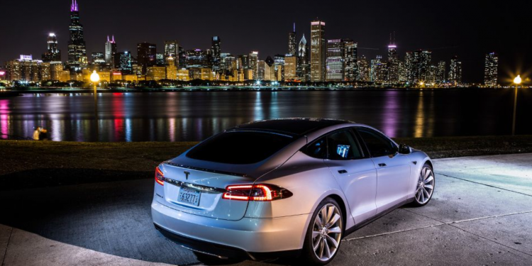 Contrôle parental avancé prochainement sur les Tesla ?