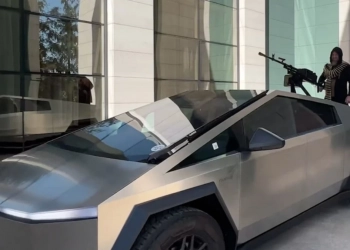 Tesla s’enlise dans l’affaire du Cybertruck militaire