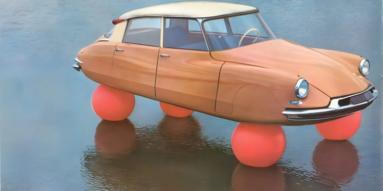 La DS : 70 ans d’histoire et d’art au salon Rétromobile 2025