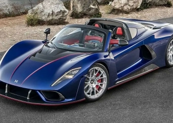 Venom F5-M Roadster : 1 817 chevaux en boite mécanique !