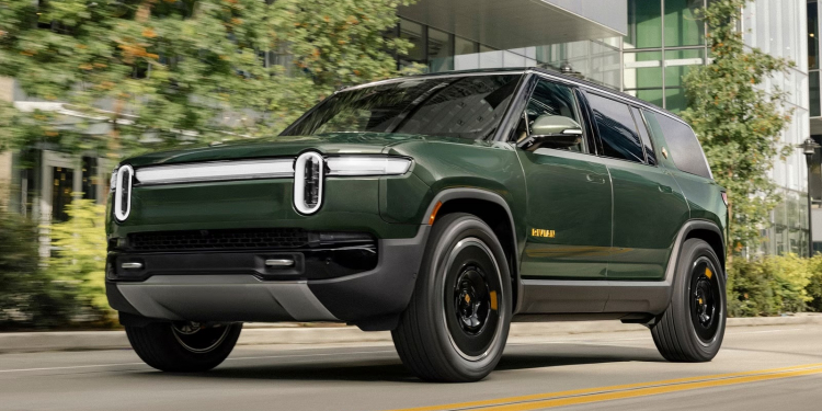 Rivian R1S 2025 : un SUV électrique puissant et polyvalent