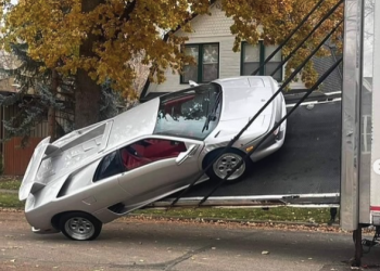 Quand une Lamborghini Diablo quitte la route… et le camion