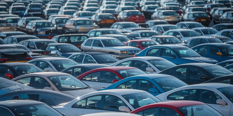 Bientôt un malus écologique rétroactif pour les voitures d’occasion ?