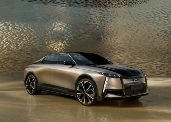 DS N°8 : l’automobile premium électrique à la française