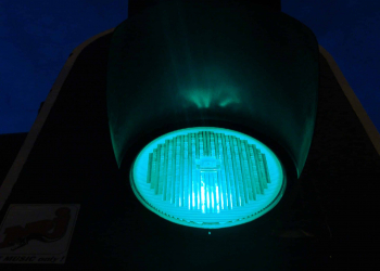 Amende pour feu vert : le respect du code de la route peut coûter cher