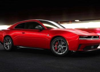 Charger Daytona EV : Dodge électrifie la légende américaine
