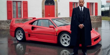 Lewis Hamilton en charmante compagnie pour son premier jour chez Ferrari