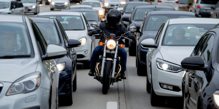 Circulation interfile prolongée pour motos et scooters en 2025