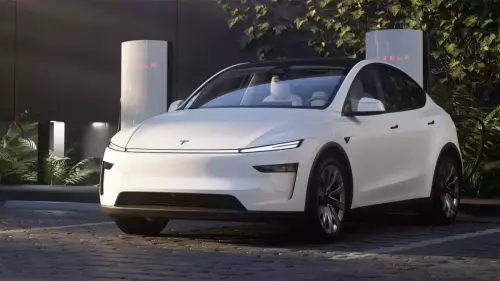 Tesla Model Y 2025